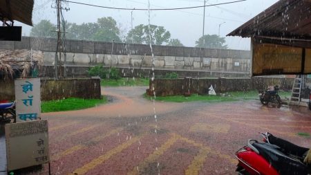 sindhudurg:ओरोसमध्ये सकाळी पावसाची हजेरी !