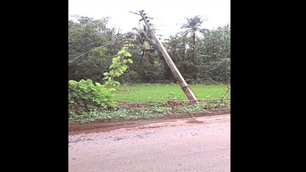 महावितरणचा अजब कारभार । कॉन्ट्रॅक्टर तुपाशी , ग्राहक उपाशी