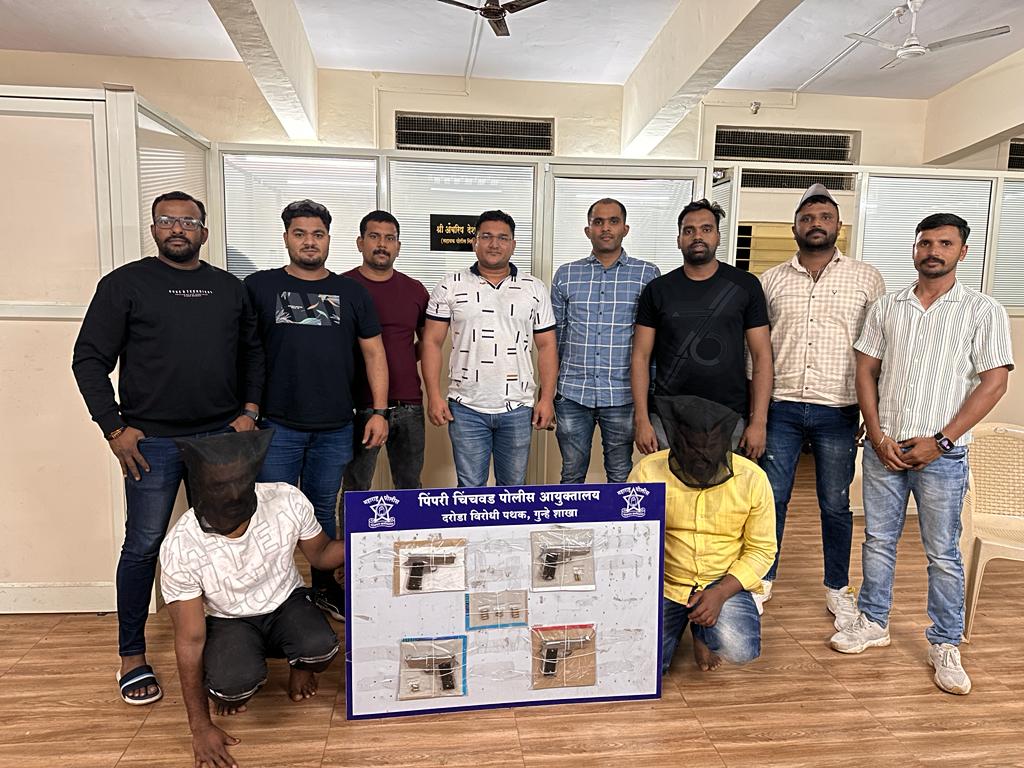 आवारेंच्या खूनाचा बदला घेण्याच्या तयारीत असलेल्या दोघांना अटक; 4 पिस्तूल, 14 काडतुसे जप्त Two Arrested for Revenge of Awaren's Murder