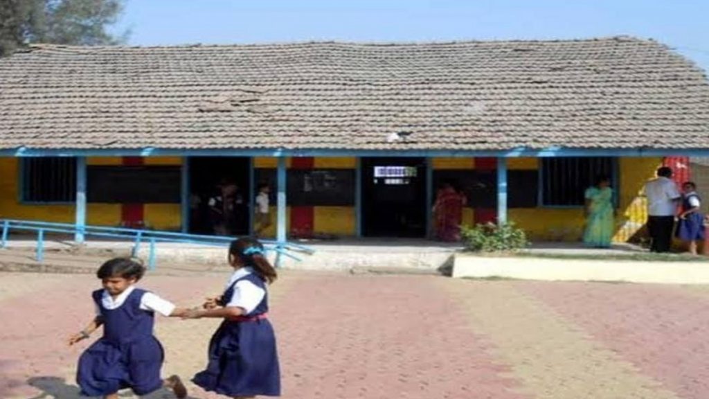 विद्यार्थी पटसंख्येची अट शिथिल करा। सर्वस्तरातून जोरदार मागणी