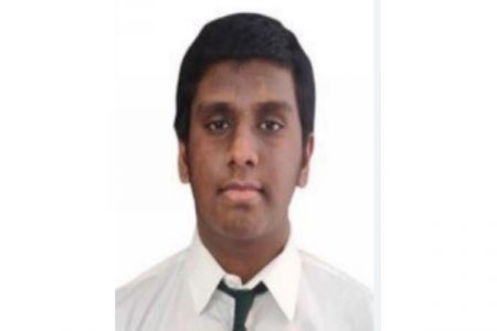 बेंगळूरचा नंद गोपीकृष्णा कॉमेड-के टॉपर