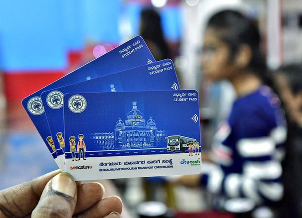 यंदा पासधारक विद्यार्थ्यांना स्मार्टकार्ड