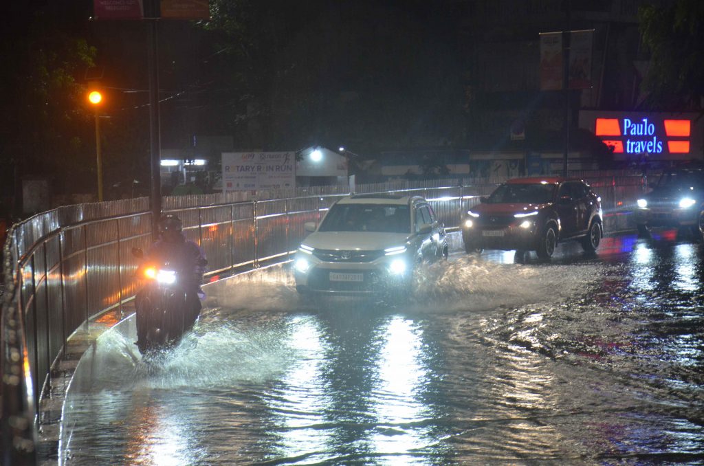 पुढील तीन दिवसांत मुसळधार पाऊस