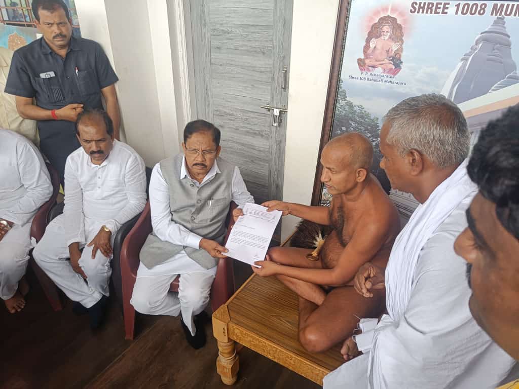 मुनी हत्याप्रकरण सीबीआयकडे देण्याची गरज नाही Muni murder case need not be handed over to CBI