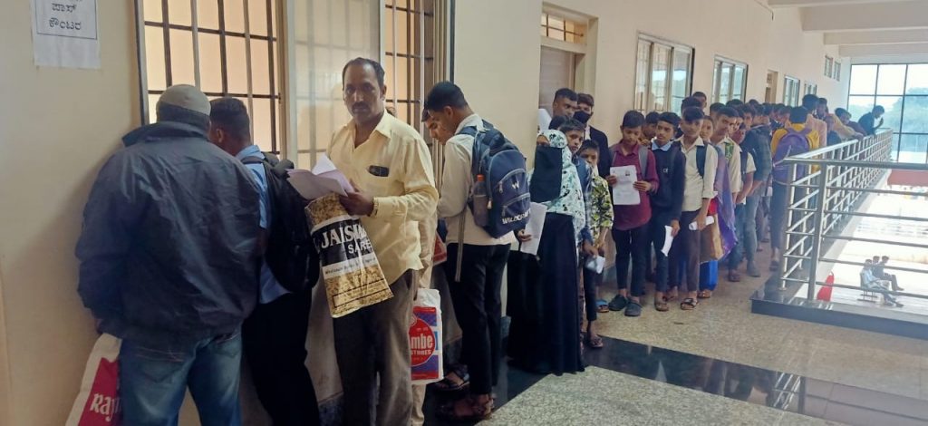 Crowd of students to get bus pass