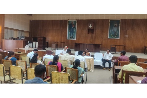 व्यावसायिकांना ऑनलाईनद्वारेच परवाना द्या