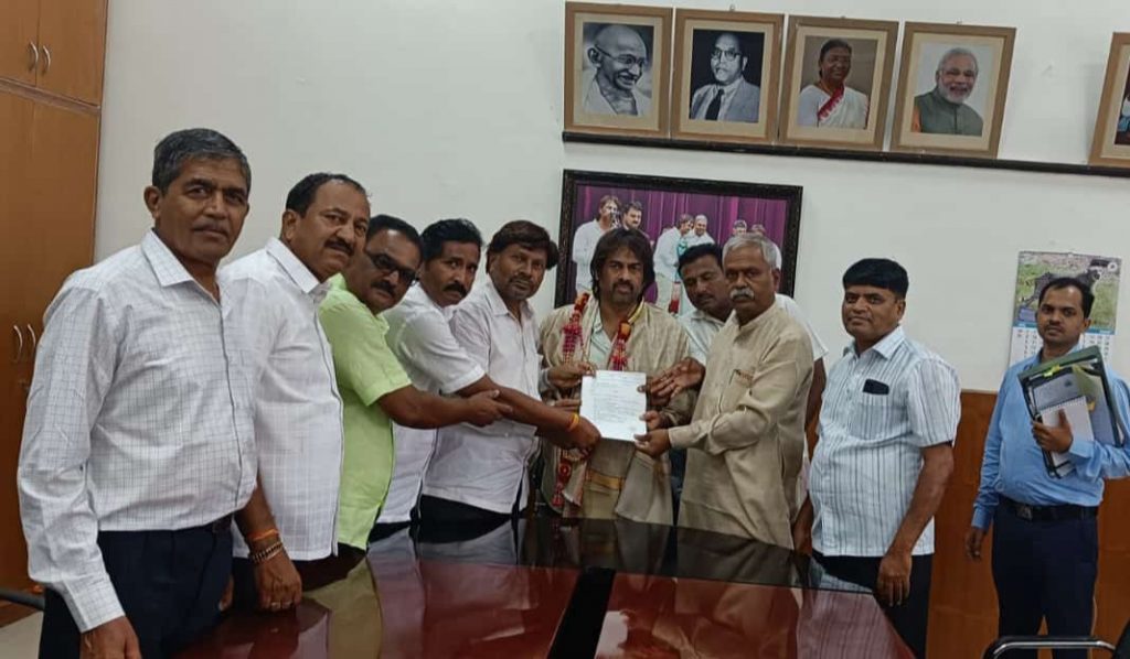 The office-bearers of the Principals' Association met the Minister of Education