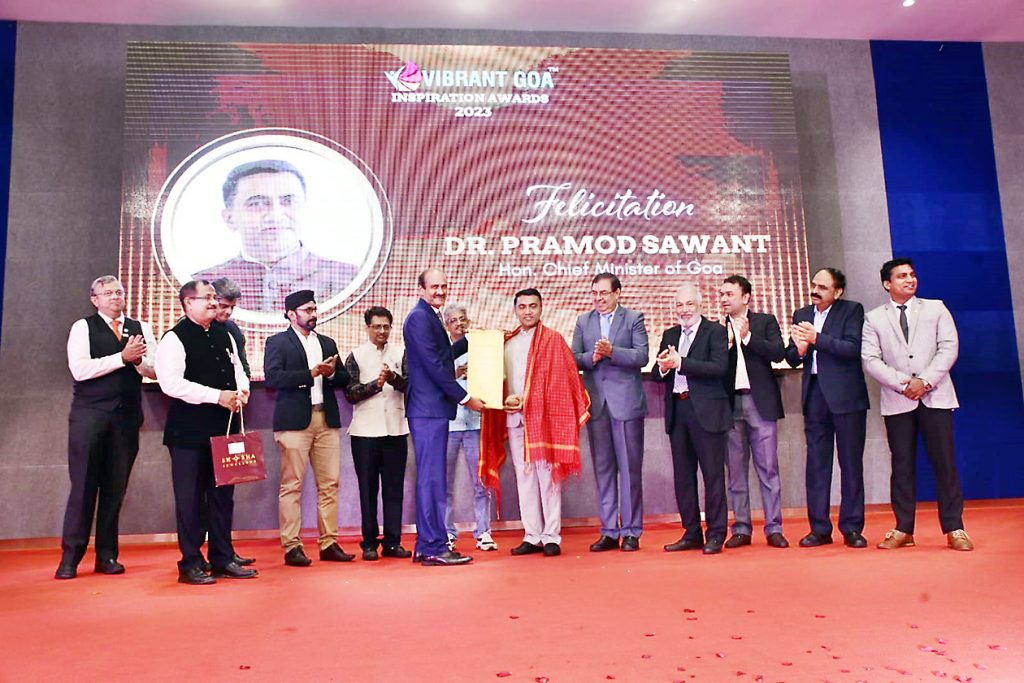 व्हायब्रंट गोवातर्फे व्हायब्रंट गोवा प्रेरणा पुरस्काराचे वितरण Distribution of Vibrant Goa Prerna Award by Vibrant Goa