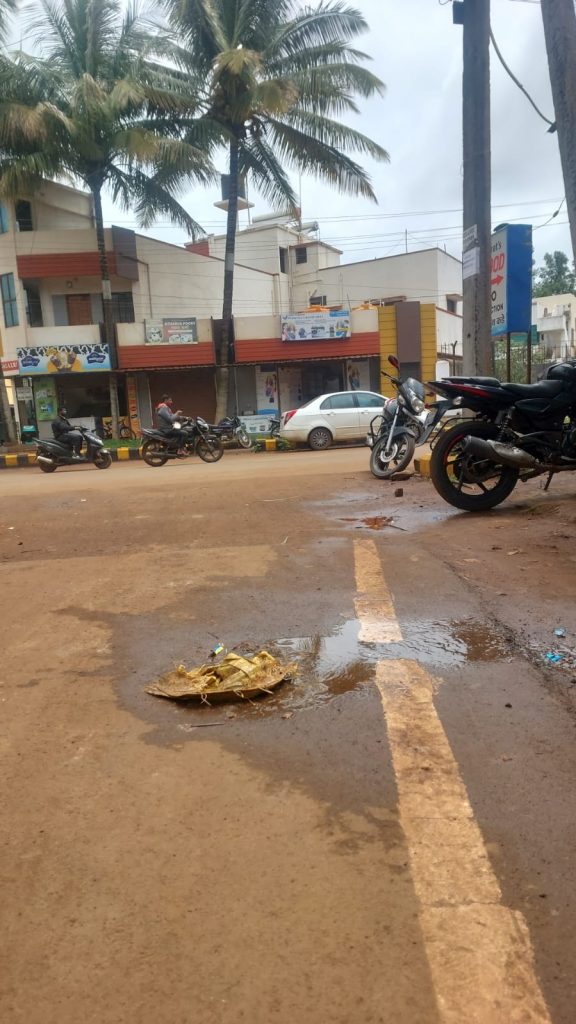 अनगोळ-उद्यमबाग रोडवरील व्हॉल्वमधून पाणी वाया