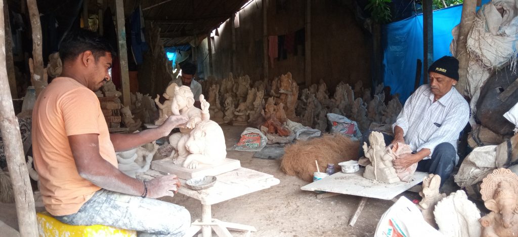 Four thousand Ganesha idols are made in Nandgarh