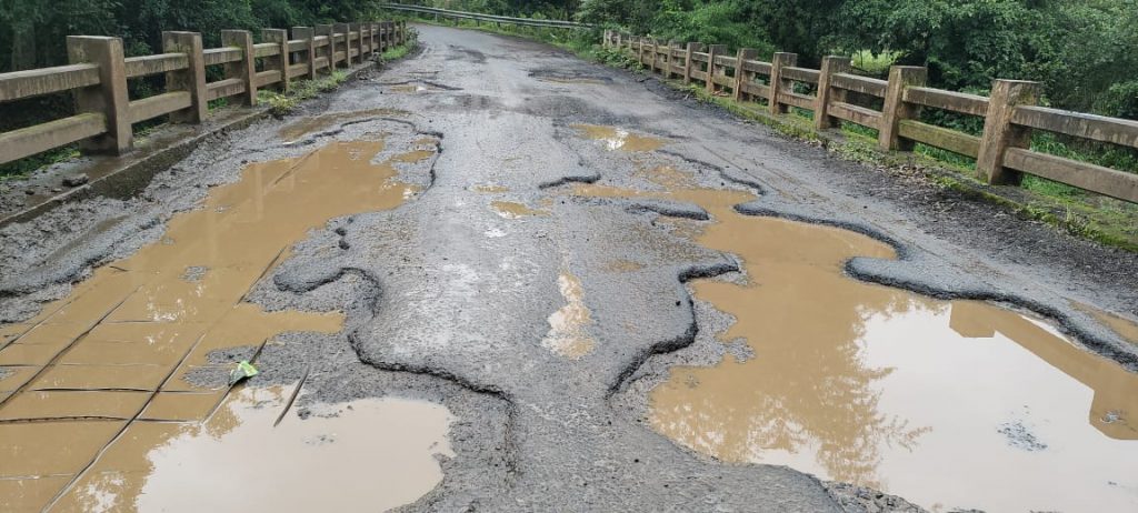The road on the Waghwade-Desur bridge has become dangerous