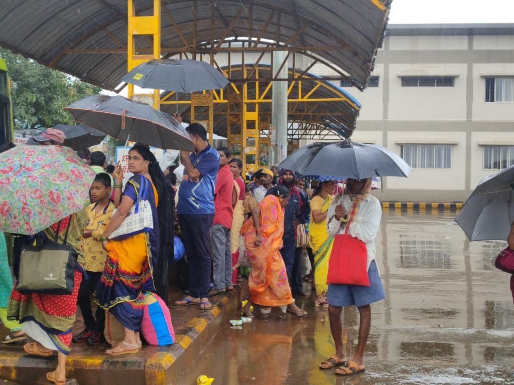 Increase in the number of passengers... Bus stops are not enough
