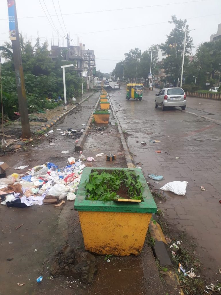 Garbage bins became the dividers of beautification