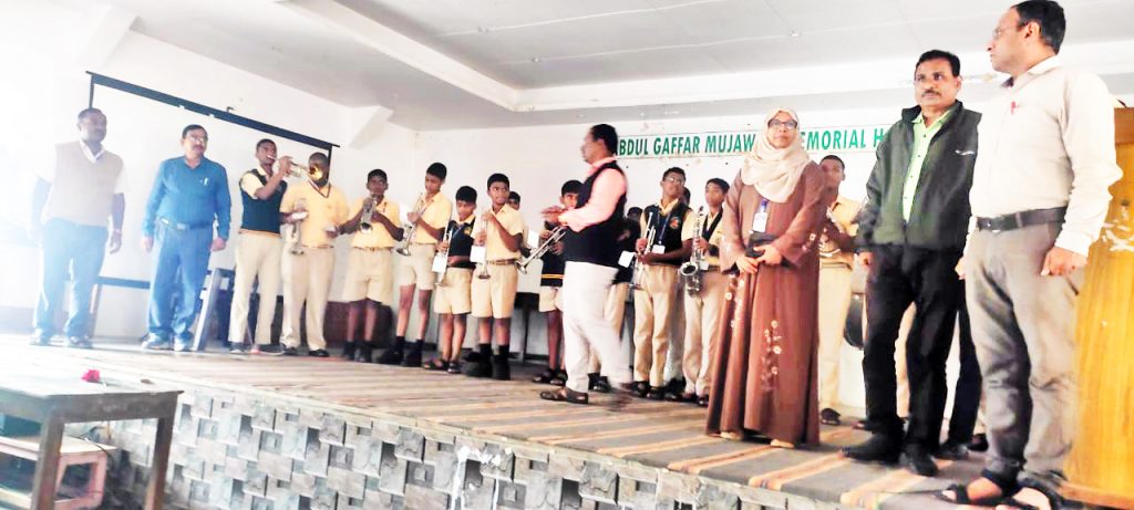 A spontaneous response to a jump-rope-band squad camp