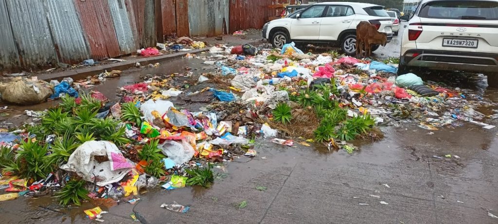 Garbage problem in front of smart bus stand