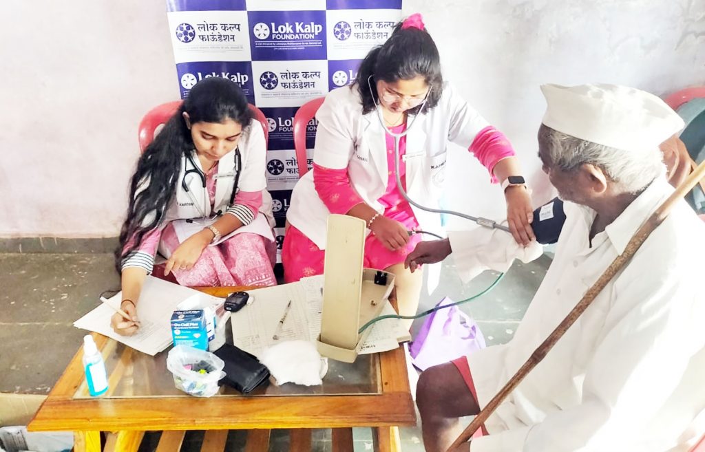 लोककल्पतर्फे दारोळी येथे आरोग्य तपासणी शिबिर Health checkup camp at Daroli by Lokkalp