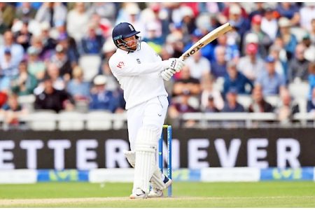 इंग्लंडची ऑस्ट्रेलियावर 275 धावांची आघाडी