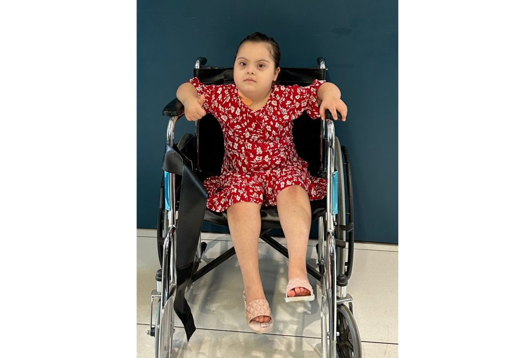 अरिहंत हॉस्पिटलमध्ये इराकमधील मुलीवर हृदय शस्त्रक्रिया Heart surgery on a girl in Iraq at Arihant Hospital