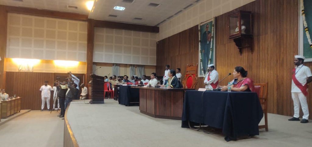 Strongly protested against 'that' contractor in the municipal corporation