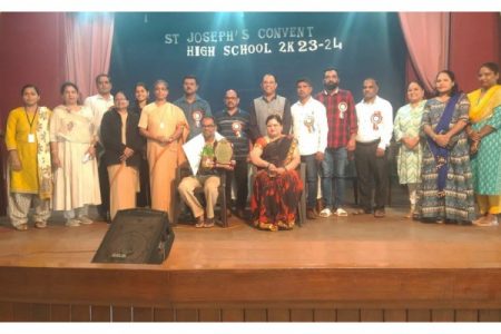 Rickshaw puller felicitated by St. Joseph's School