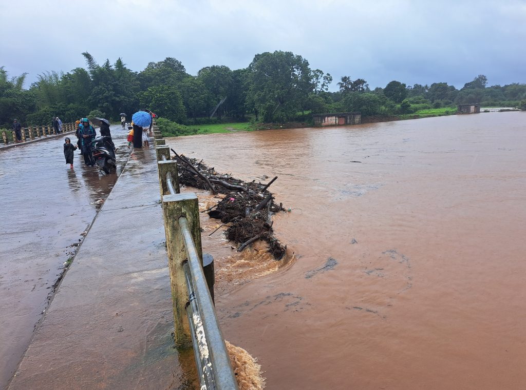 Heavy rain in Khanapur for two days