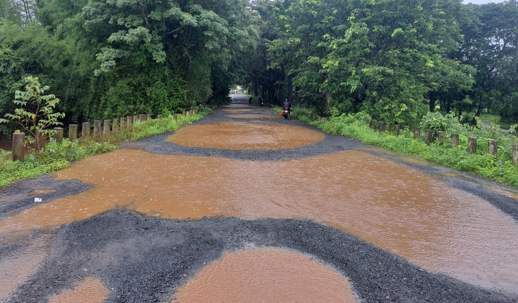 Danger to motorists due to water pooling from potholes: Officials ignore instructions of MLAs