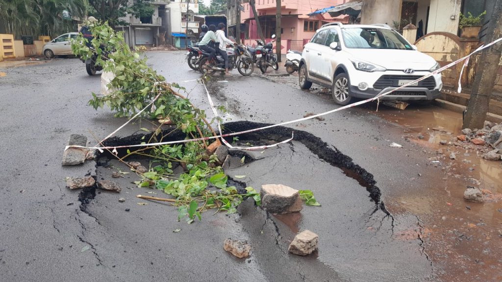 Vadgaon-Angol road in bad condition within a month