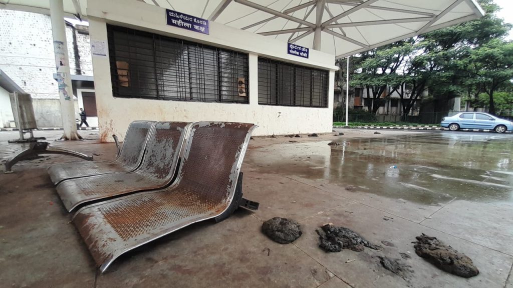 Karwar bus stand is ineffective for passengers