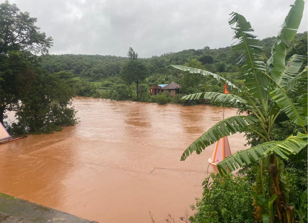 Heavy rains in Kankumbi areas: Life disrupted
