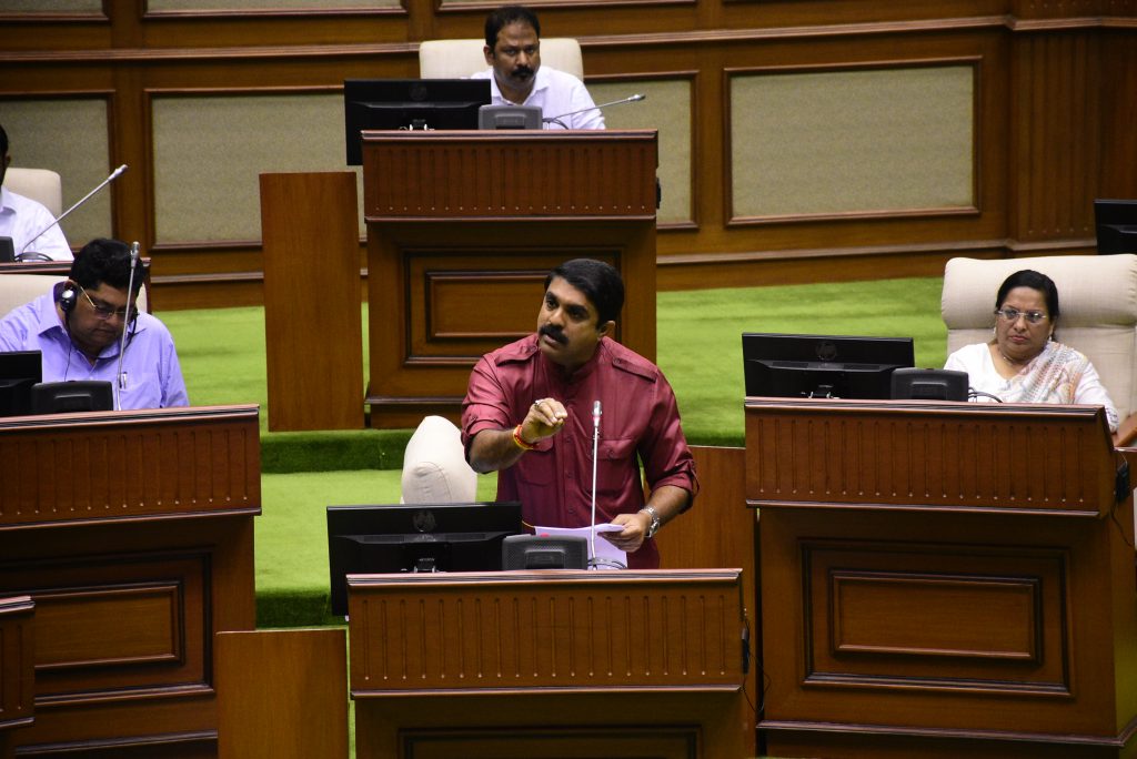 संस्कृतीमंत्री खोटारडे, त्वरित राजीनामा द्या! Culture minister fake, resign immediately!