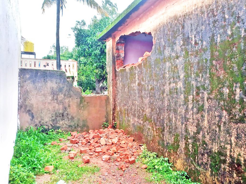 Plight of Bekinkere Marathi School