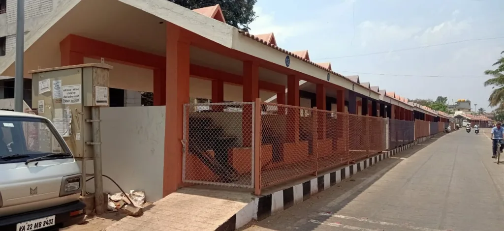 खासबाग हायटेक बाजारपेठ लोकार्पणाच्या प्रतीक्षेत Khasbagh hi-tech market awaits public offering