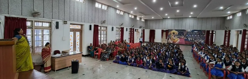 जायंट्स सखीतर्फे जिजामाता शाळेत मुलींसाठी आरोग्य मार्गदर्शन Health Guidance for Girls at Jijamata School by Giants Sakhi