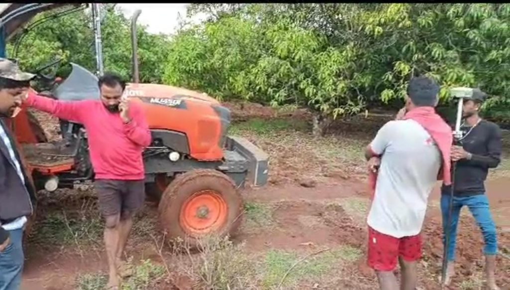 गोजगा येथे सर्व्हे अधिकाऱ्यांना पिटाळले