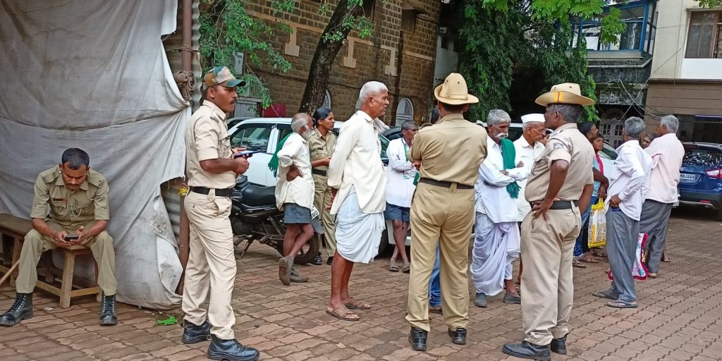 …अन् वाढला पोलीस बंदोबस्त