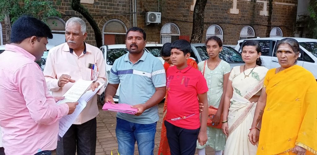 कोगनोळी येथील माळी कुटुंबीयांनी मांडले गाऱ्हाणे