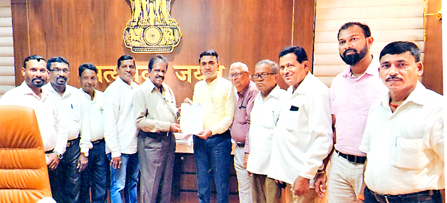 पद्व्युत्तर आरक्षणासाठी गोमंतक बहुजन महासंघाकडून मुख्यमंत्र्यांना निवेदन Gomantak Bahujan Federation's representation to Chief Minister for postgraduate reservation