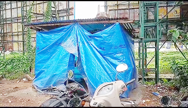 पालिकेच्या जागेत जुगारासाठी उभारलेला गाडा हटविला The cart erected for gambling in the municipality premises was removed