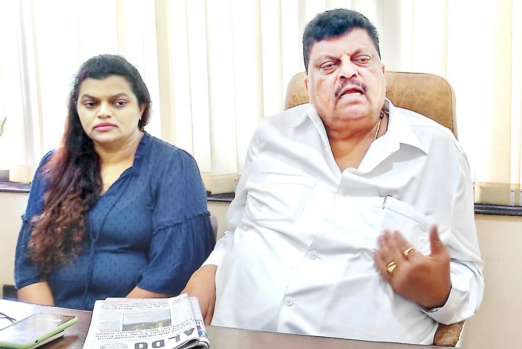 स्टिल्ट पुलाबरोबर साळ नदीतील गाळ उपसणेही गरजेचे Along with the stilt bridge, it is also necessary to pump the silt from the river Sal