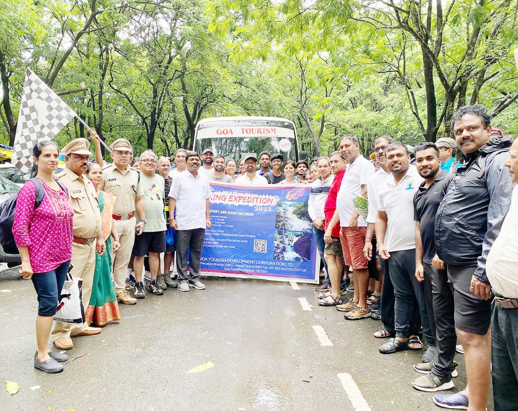 गोवा पर्यटन महामंडळातर्फे तांबडी सुर्ला धबधब्यावर मान्सून ट्रेकिंगला प्रारंभ