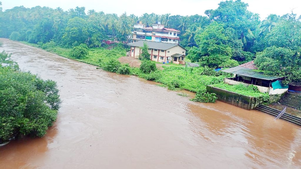 Heavy rains in Kepe area increased the level of Kushawati river