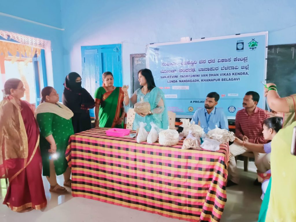 Training on artificial silk production