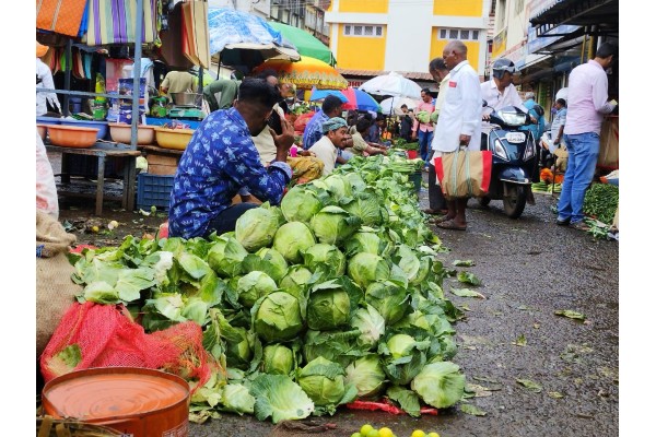 भाजीपाल्याच्या आवकेत घट, दर भडकले