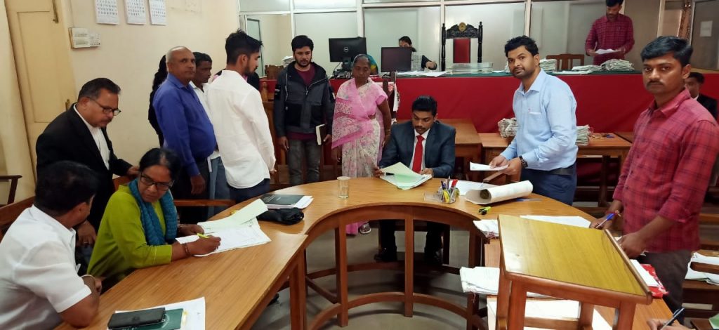 लोकअदालतला उत्स्फूर्त प्रतिसाद