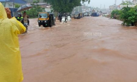 Karnataka : कर्नाटकात मुसळधार पाऊस; विविध घटनांमध्ये आणखी 2 जणांचा बळी Heavy rains are continuing in Karnataka today