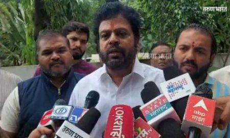 ShivSena RaviKiran Ingwale Congress leaders felicitated Mushrif