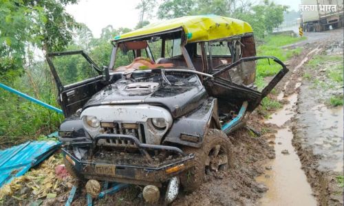 भरलेल्या कंटेनरची प्रवासी जीपला धडक दिल्याने सहाजण जागीच ठार Six people were killed loaded container hit a passenger jeep