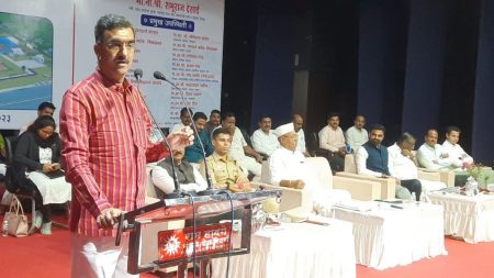 मुलांचा पाया घडवण्यासाठी शाळेचे वातावरण चांगले असणे गरजेचे- पालकमंत्री शंभूराज देसाई Shambhuraj Desai says schools in a good environment