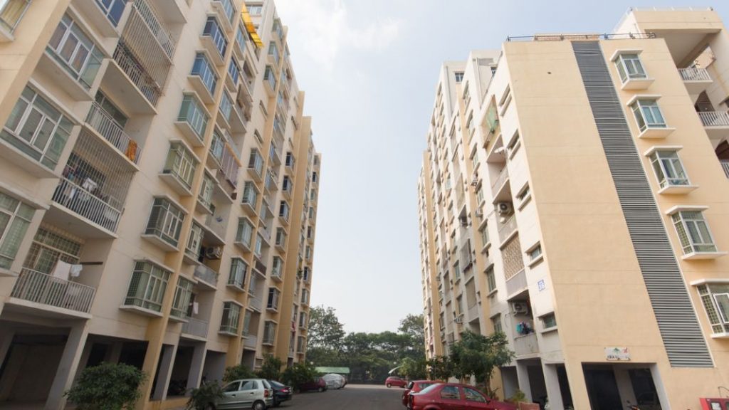 पंतप्रधान आवास योजनेच्या घरांच्या किंमती होणार कमी, सिडकोचा निर्णय City and Industrial Development Corporation News