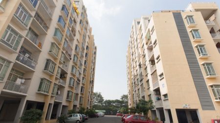 पंतप्रधान आवास योजनेच्या घरांच्या किंमती होणार कमी, सिडकोचा निर्णय City and Industrial Development Corporation News